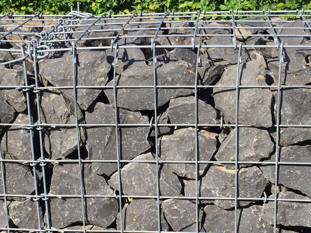 Gabionensteine kaufen direkt im Steinbruch Gabionensteine aus Basalt direkt ab Werk